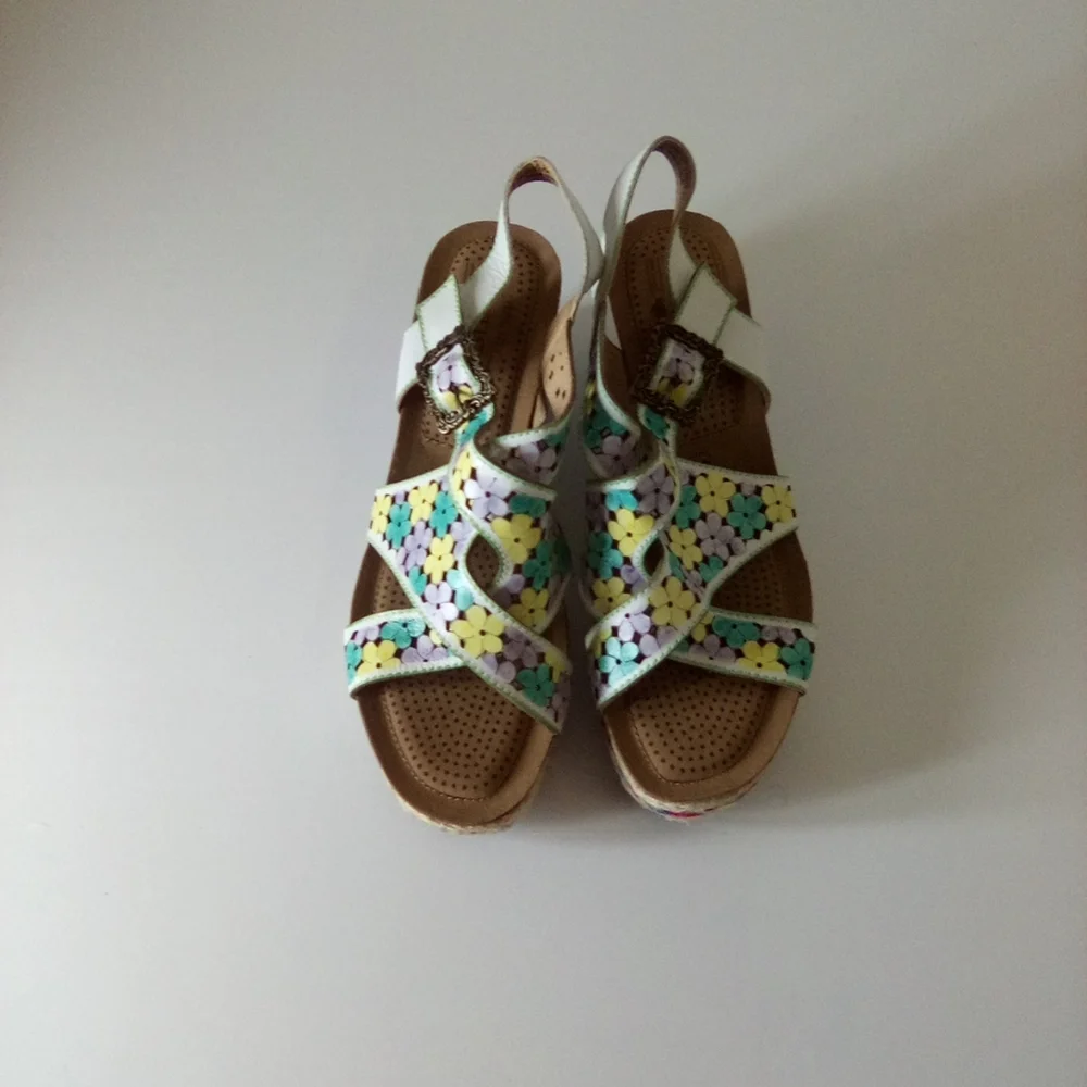 L'artiste Floral Platform Sandals with Buckle Size 41